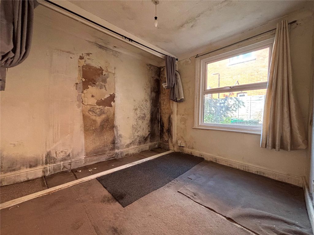 Property photo 3 of 6 Picture No. 04