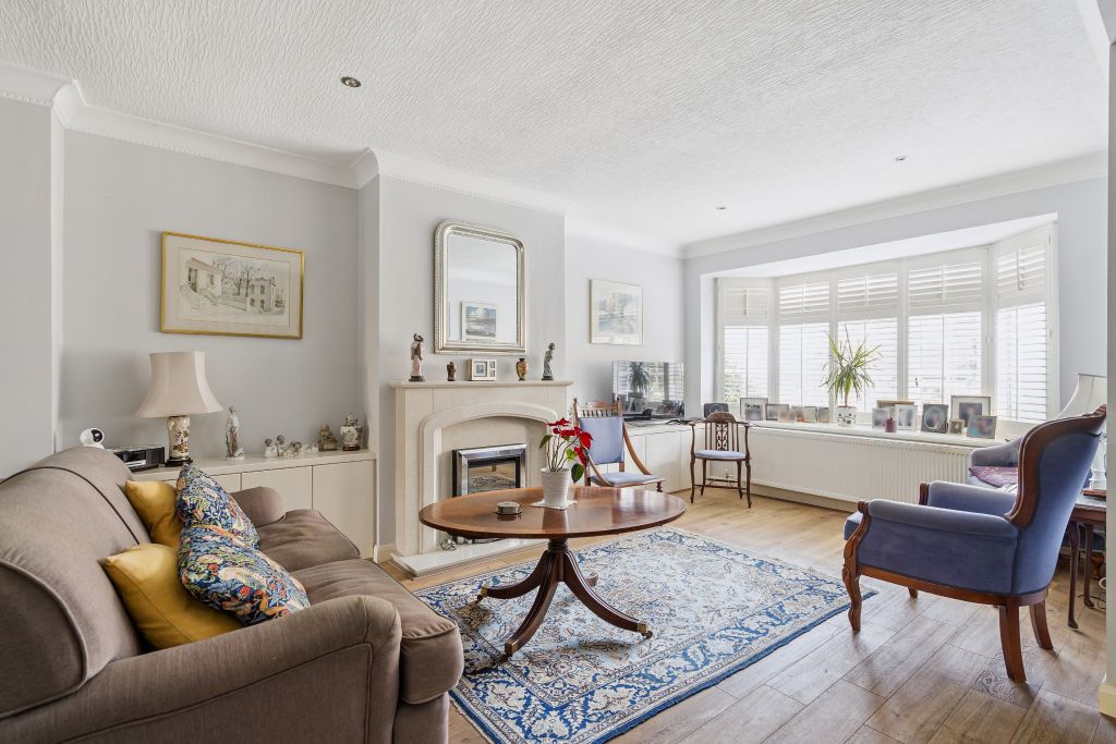 Property photo 2 of 17