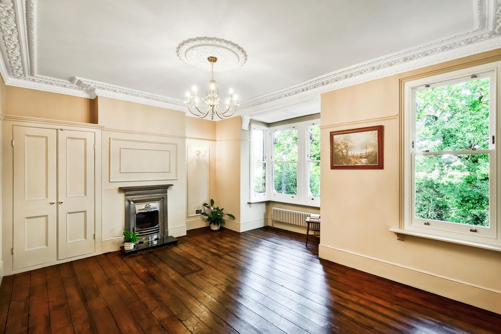 Property photo 2 of 30