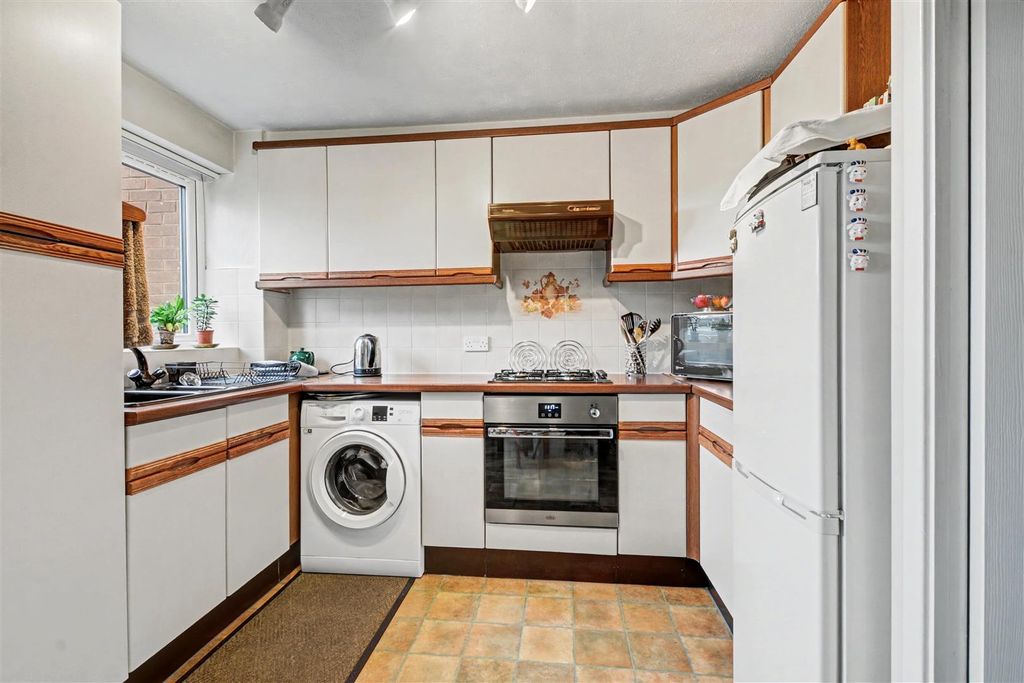 Property photo 2 of 9 Kitchen_2.Jpeg