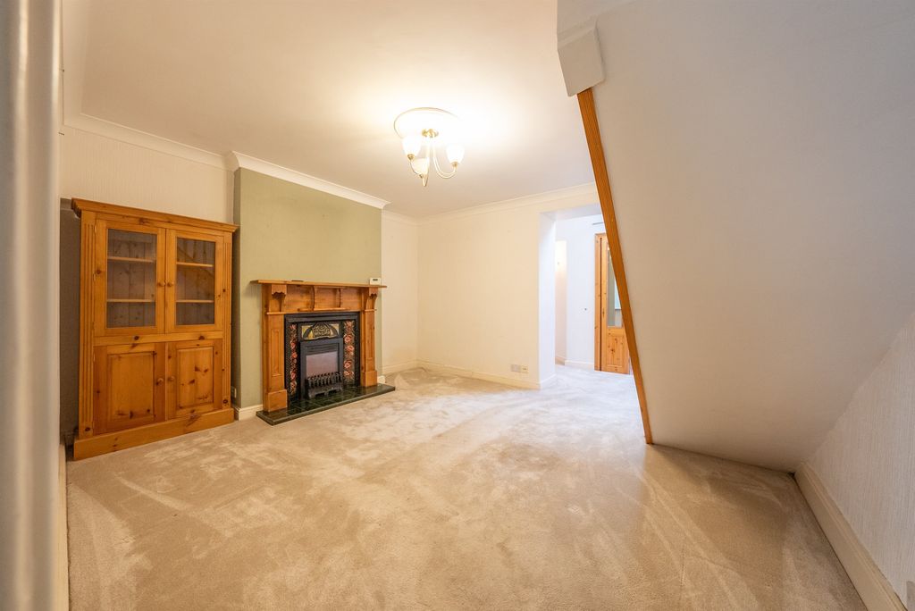 Property photo 3 of 24