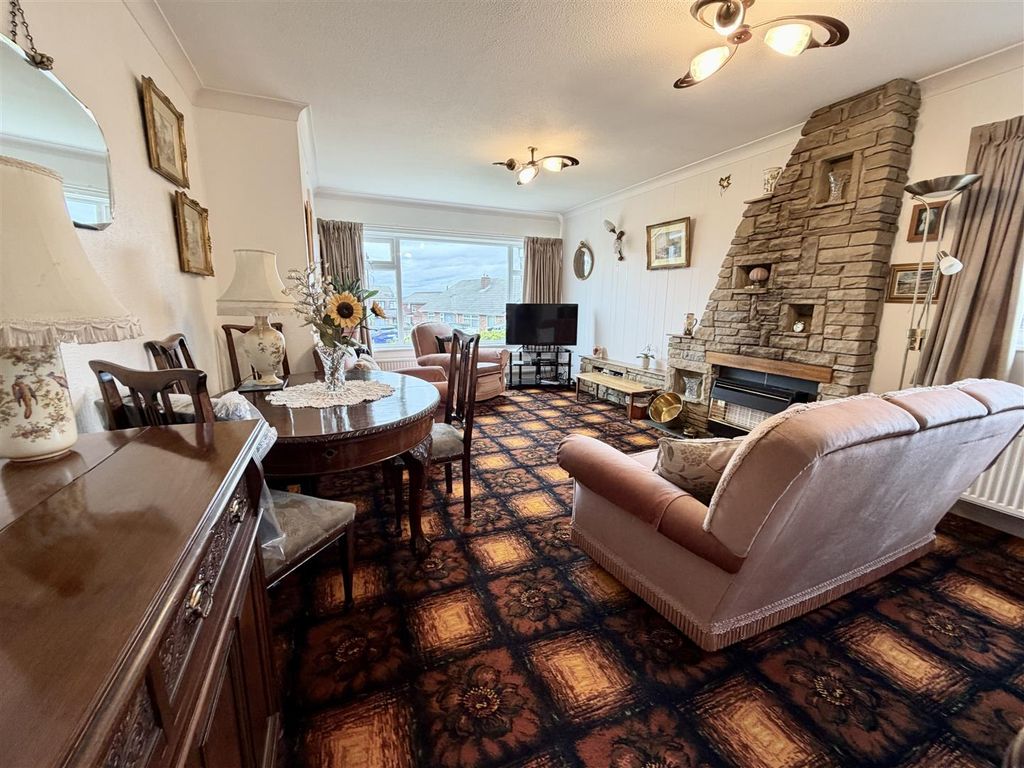 Property photo 3 of 23