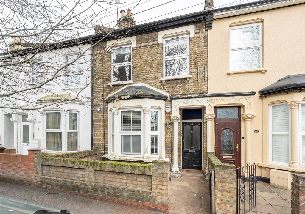 Property photo 1 of 20 Buckland Road, E10