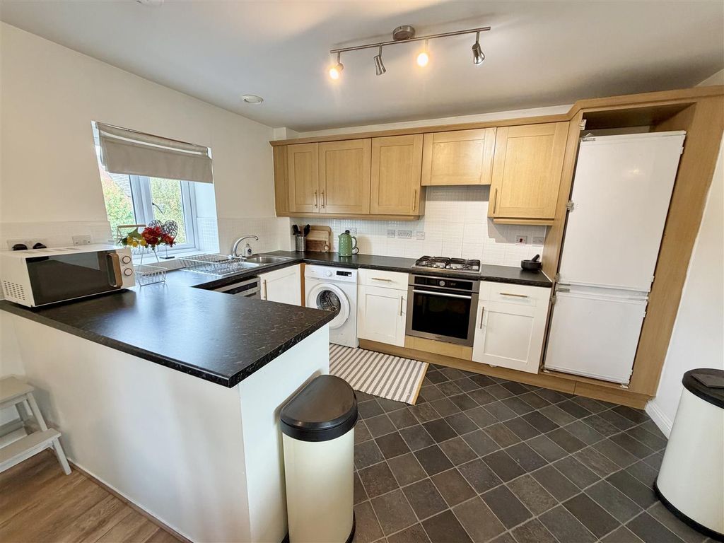 Property photo 2 of 15