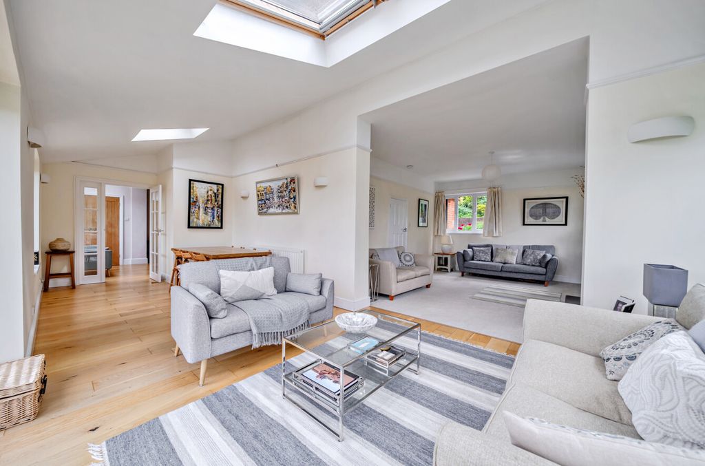 Property photo 3 of 41 Open Plan
