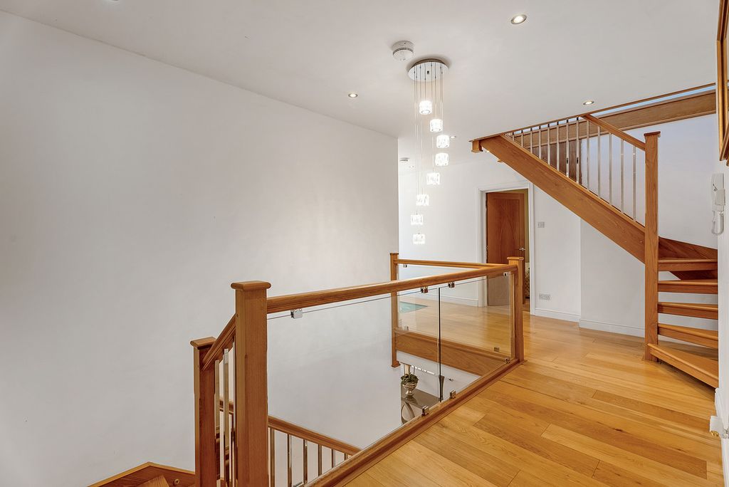Additional image 32 of 6 bed detached house for salePine Grove, Brookmans Park AL9