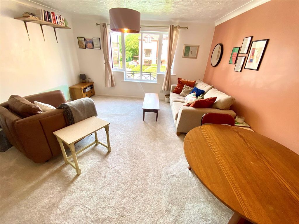 Property photo 3 of 7