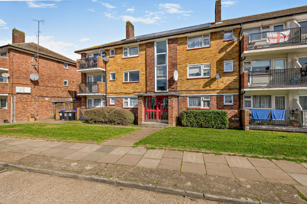 Property photo 1 of 8