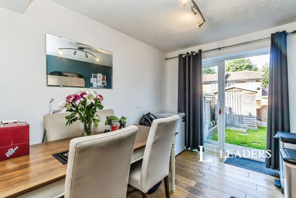 Property photo 2 of 16 Pbox-Img.Jpg