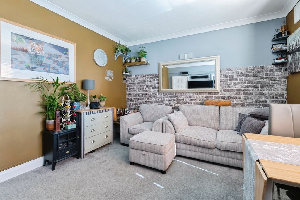 Property photo 2 of 17 Pbox-Img.Jpg