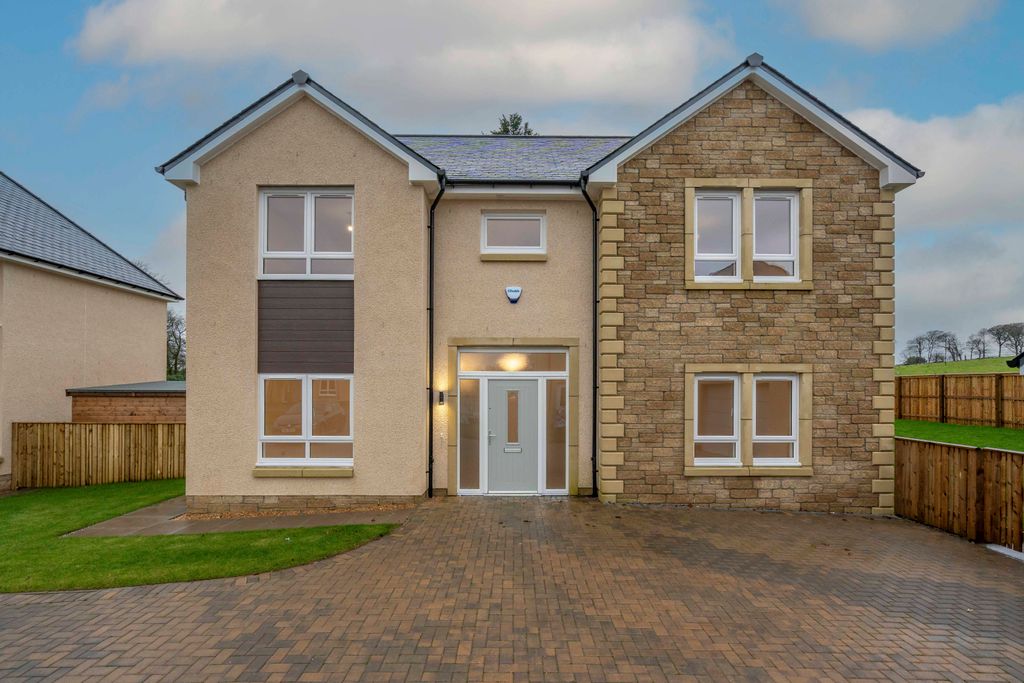 Property photo 1 of 32