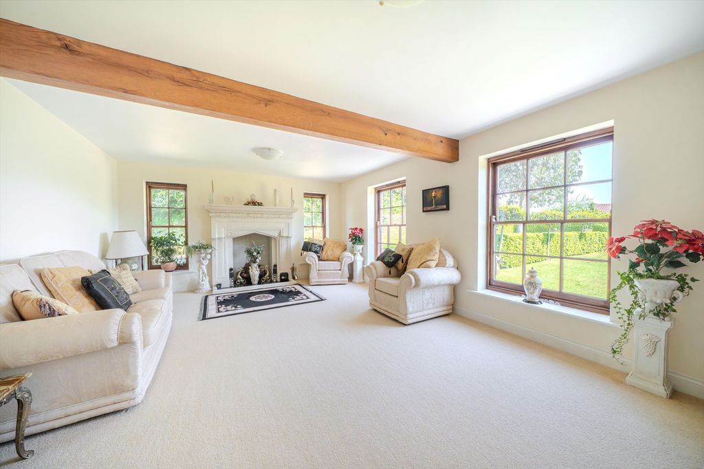 Property photo 2 of 39 Image