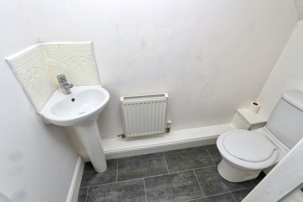 Property photo 2 of 11