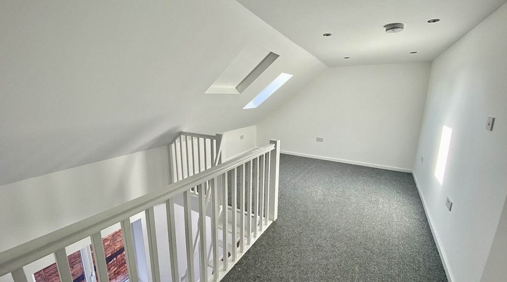 Property photo 3 of 6