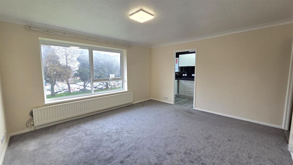 Property photo 3 of 9 Living Room