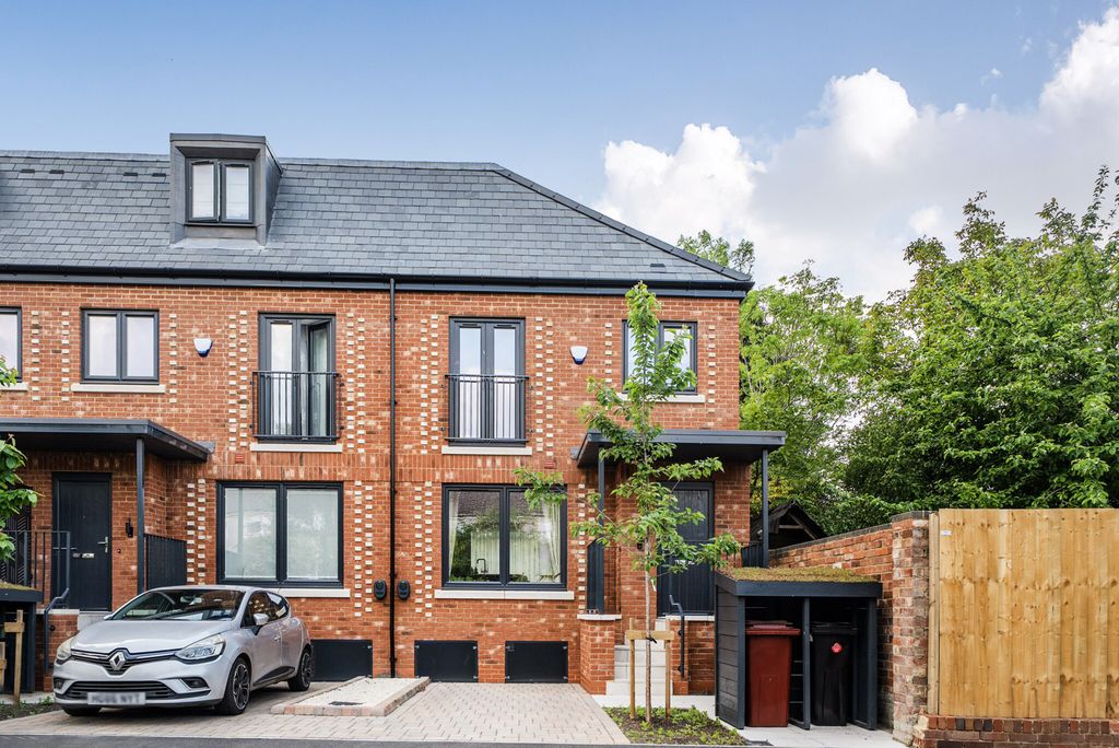 Property photo 2 of 20 1456032-2-69Fe687...