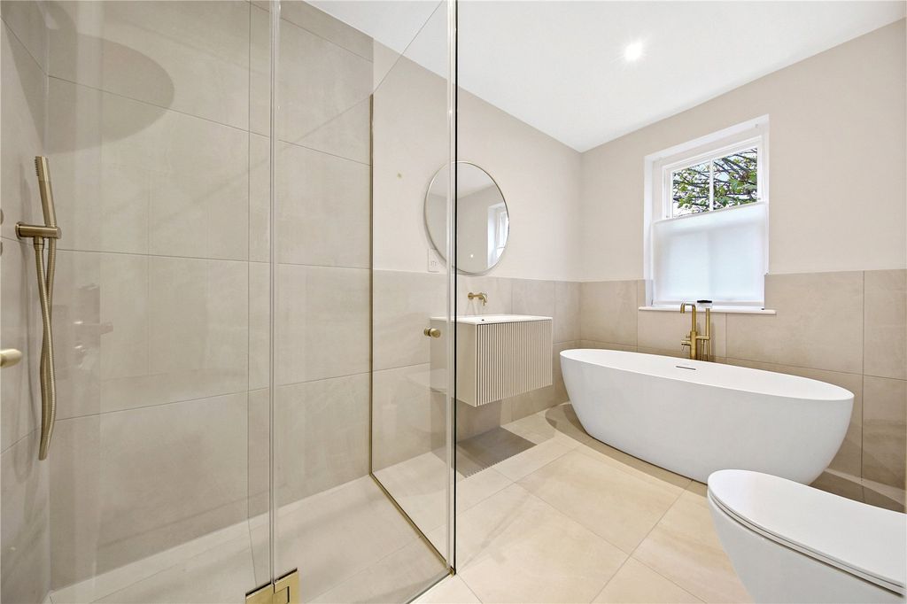 Property photo 3 of 19 Picture No. 02