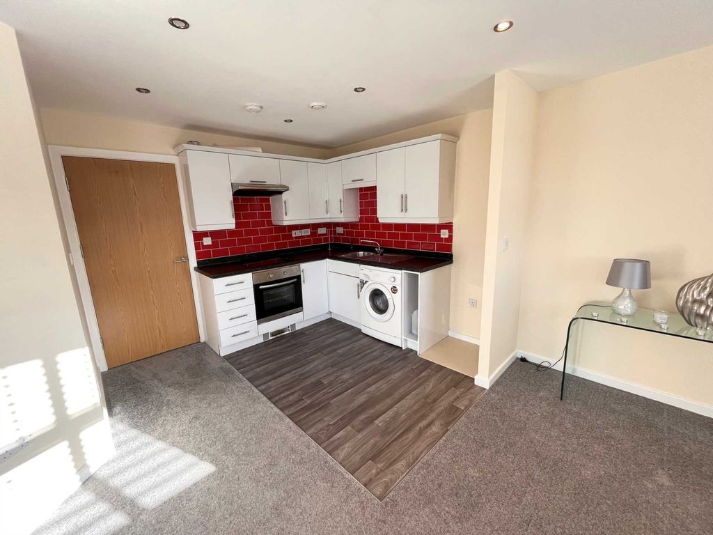 Property photo 3 of 13