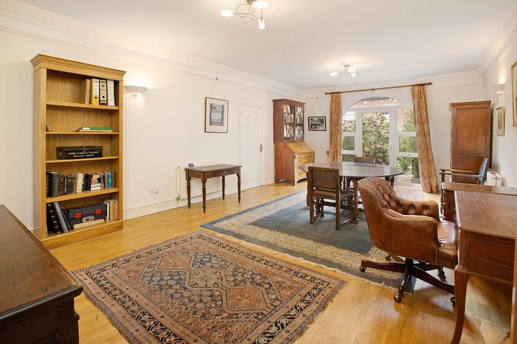 Property photo 3 of 39