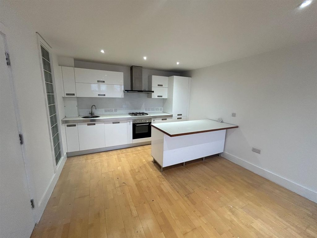 Property photo 2 of 10 Kitchen 1.Jpg