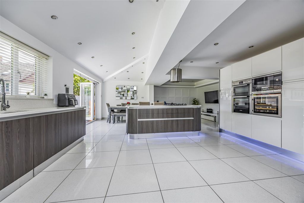 Property photo 1 of 26 58 Farlington Avenue, Drayton-Porticomarketing-Sol