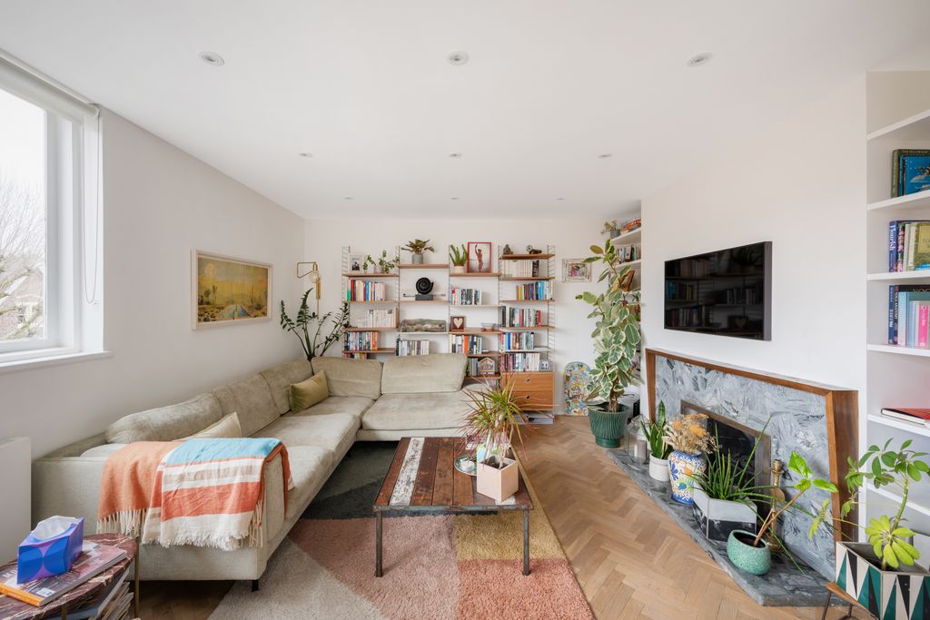 Property photo 3 of 14