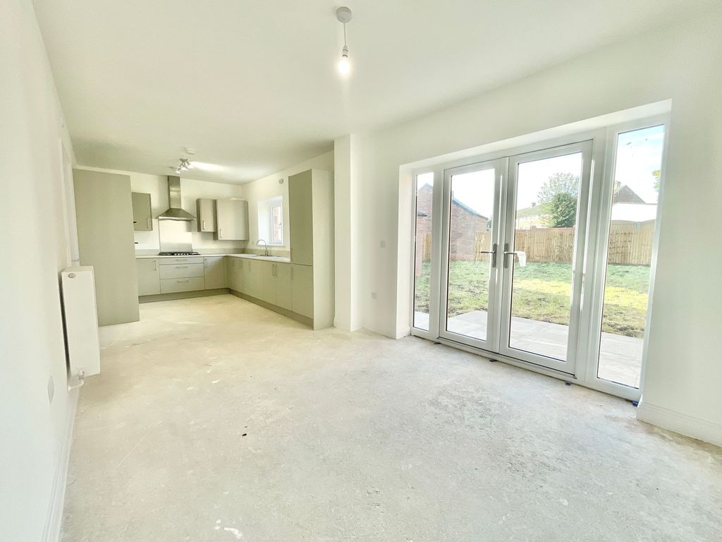 Property photo 2 of 23