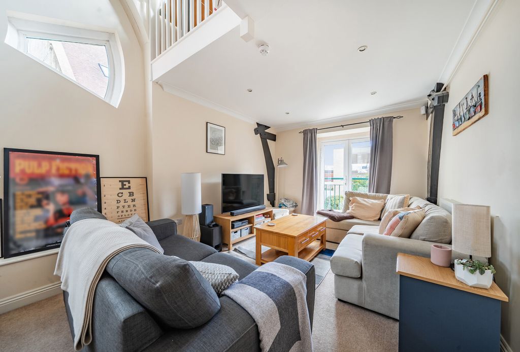 Property photo 3 of 15 Sitting Room