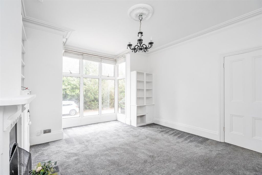 Property photo 3 of 19 7 Station Road_2.Jpg