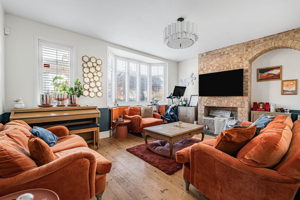 Property photo 3 of 20 7068253