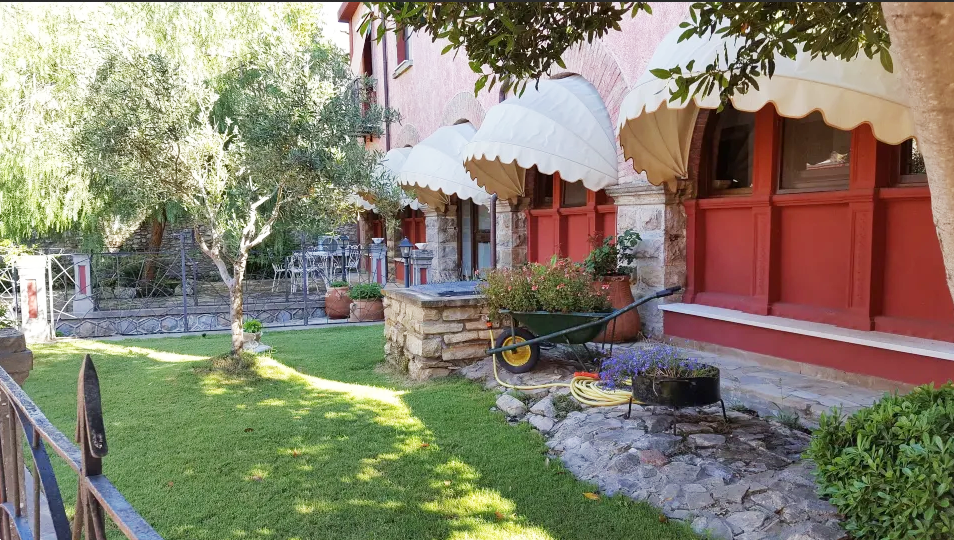 Property photo 3 of 23