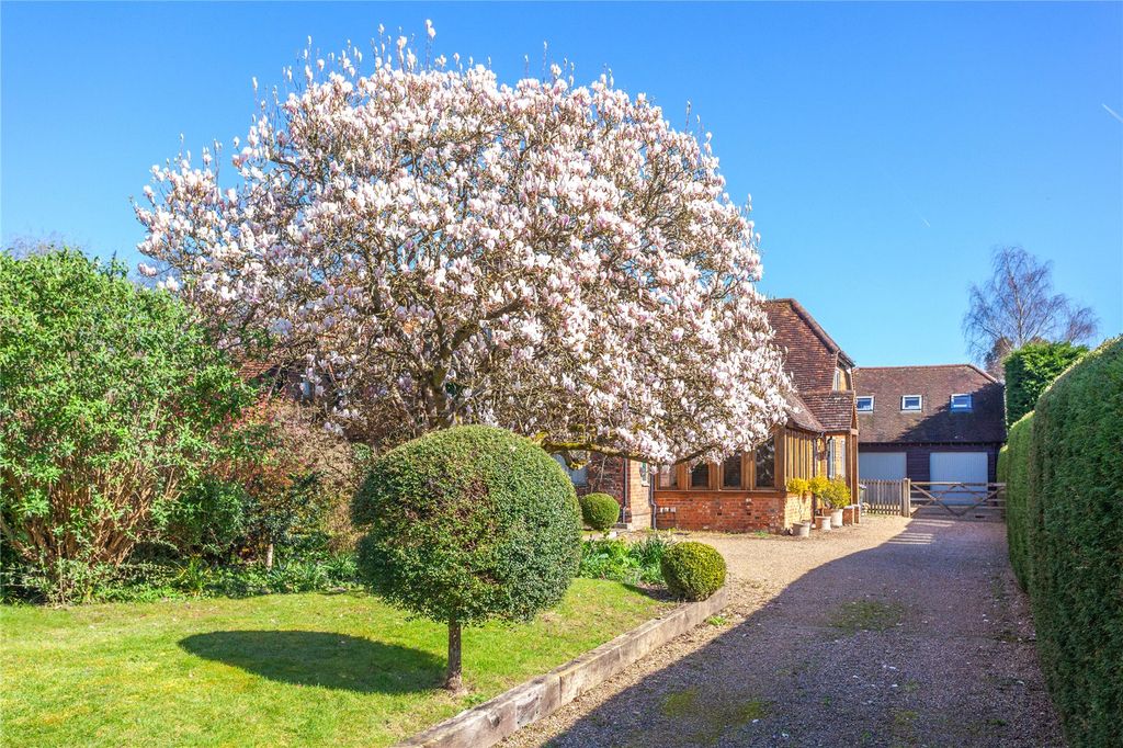 Property photo 2 of 34 Magnolia Tree