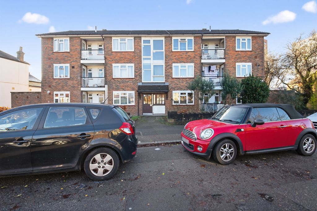 Property photo 1 of 10