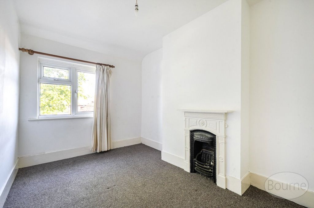 Additional image 6 of 3 bed semi-detached house for salePenns Road, Petersfield, Hampshire GU32