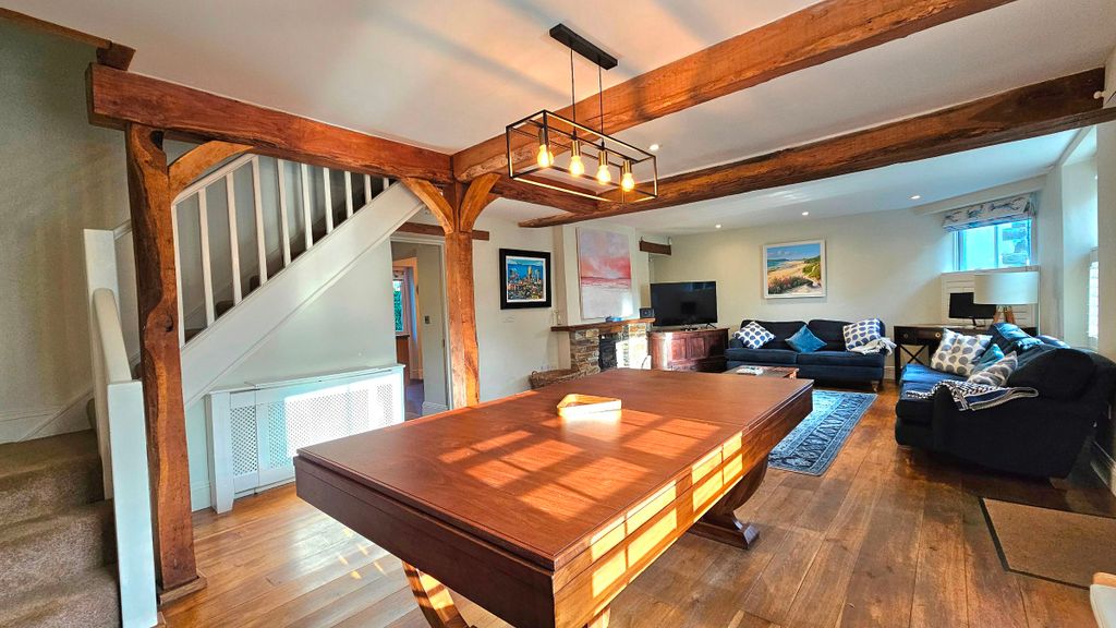 Property photo 3 of 21