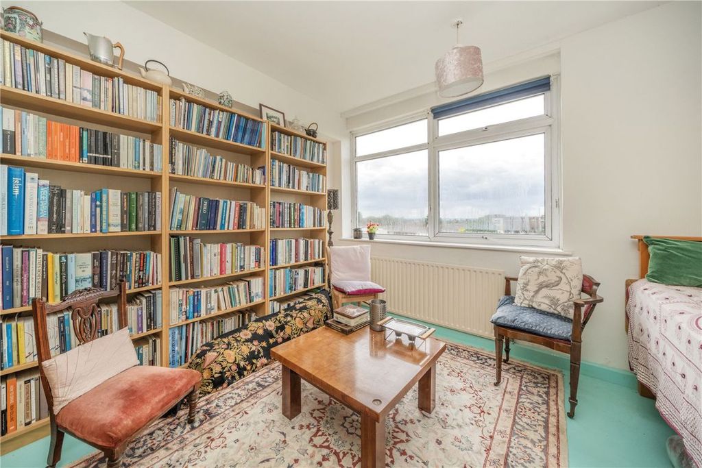 Property photo 3 of 9