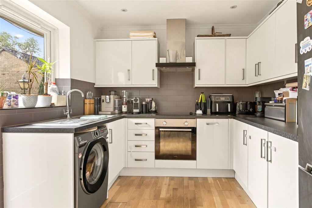 Property photo 3 of 15 Kitchen 1.Jpg