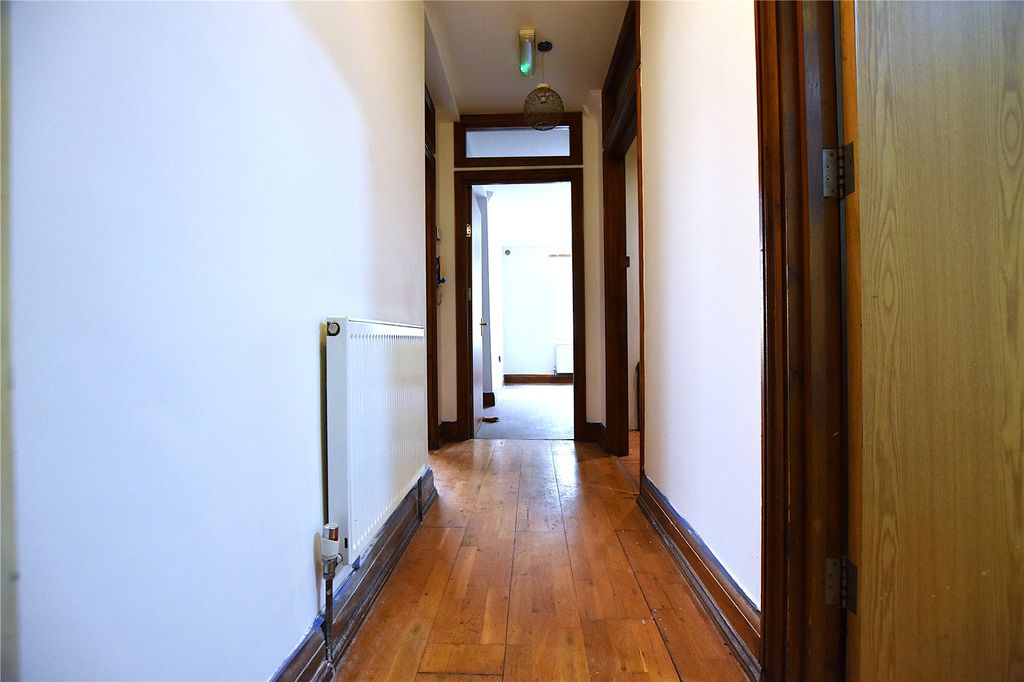 Property photo 2 of 17 Picture No. 18