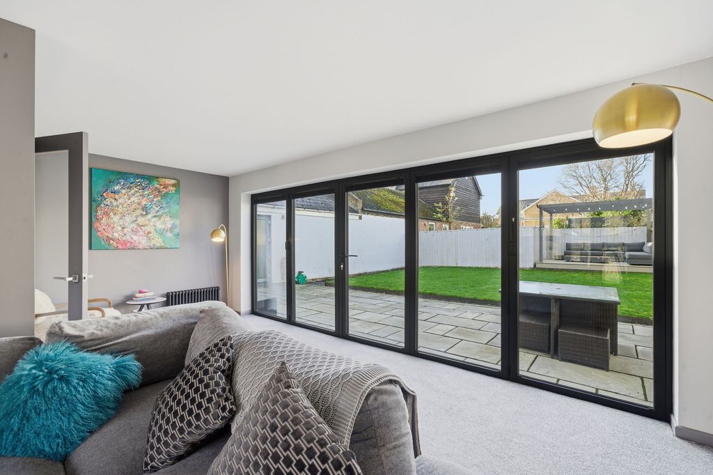 Property photo 2 of 36