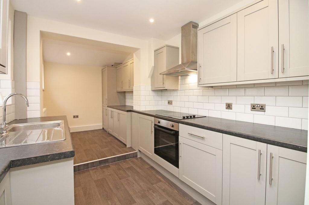 Property photo 2 of 23