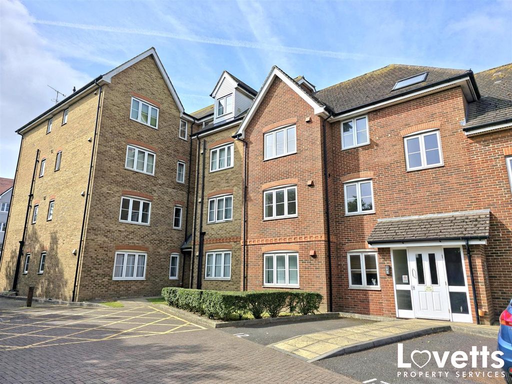 Property photo 1 of 13 External