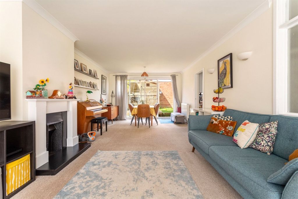 Property photo 2 of 17 Picture No. 14