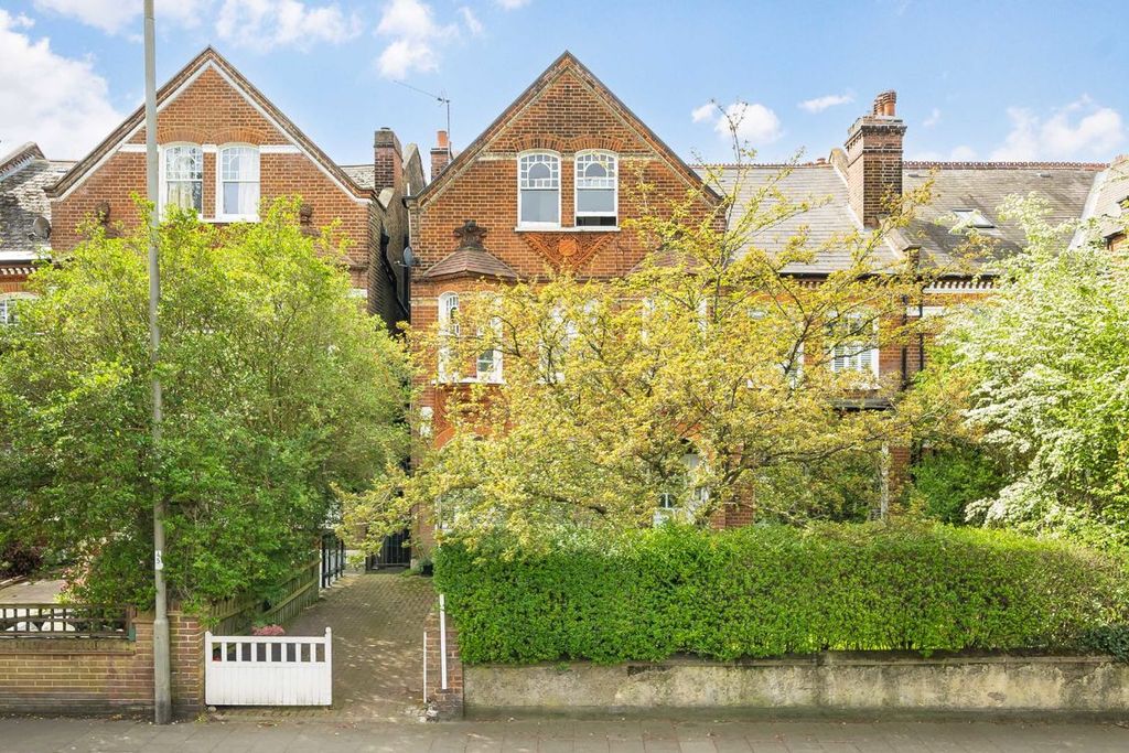 Property photo 1 of 9