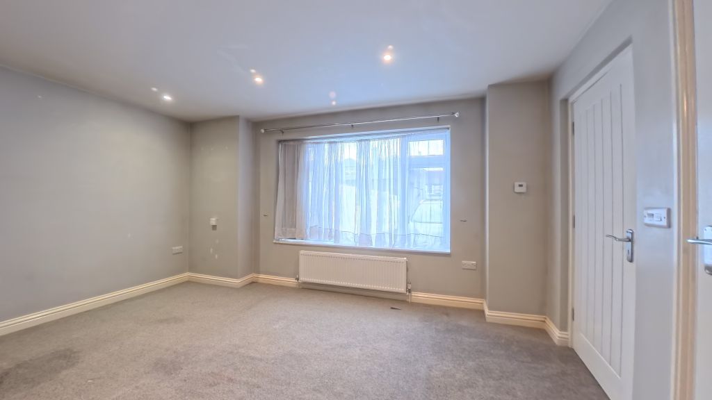 Property photo 3 of 6 Living Room