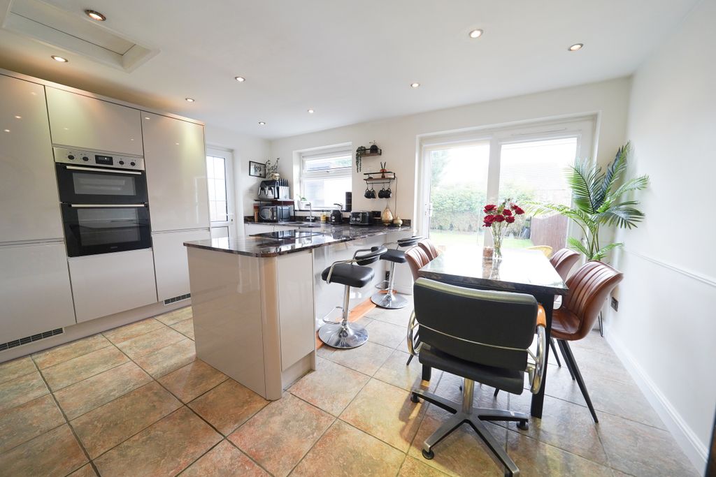 Property photo 2 of 19 Dsc09490