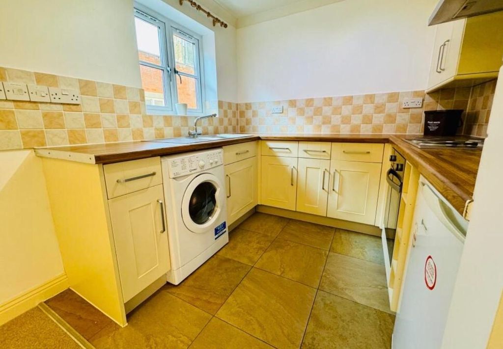Property photo 2 of 14