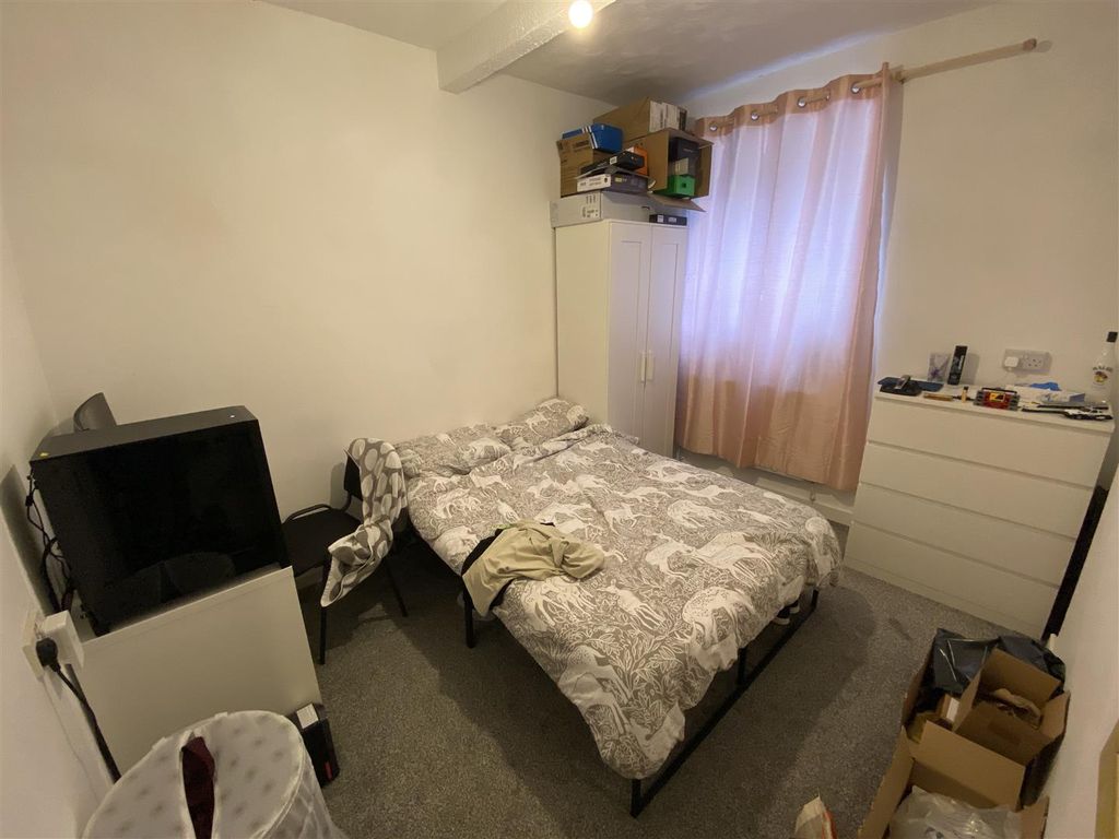 Property photo 1 of 5 15C Room 4.Jpg