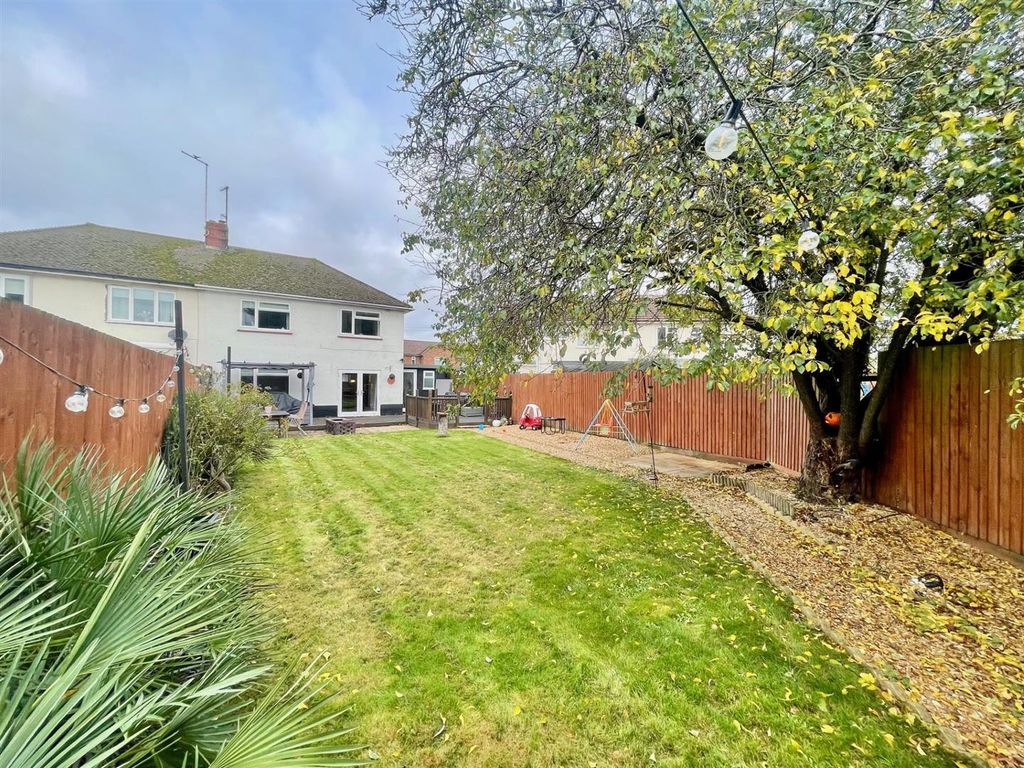 Property photo 3 of 16 Garden.Jpg