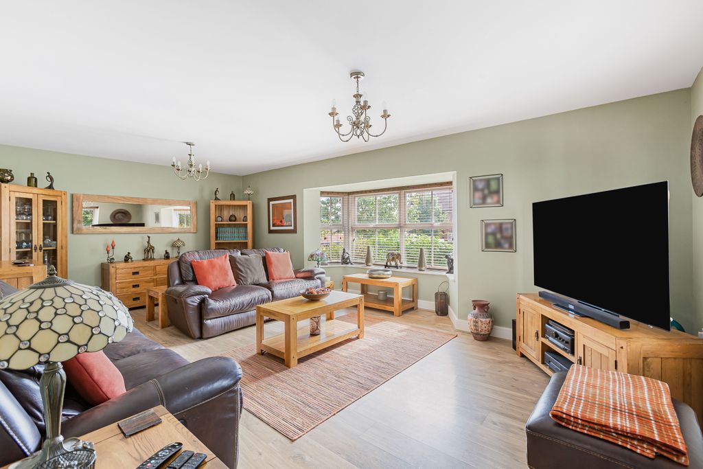 Property photo 2 of 25 3893290