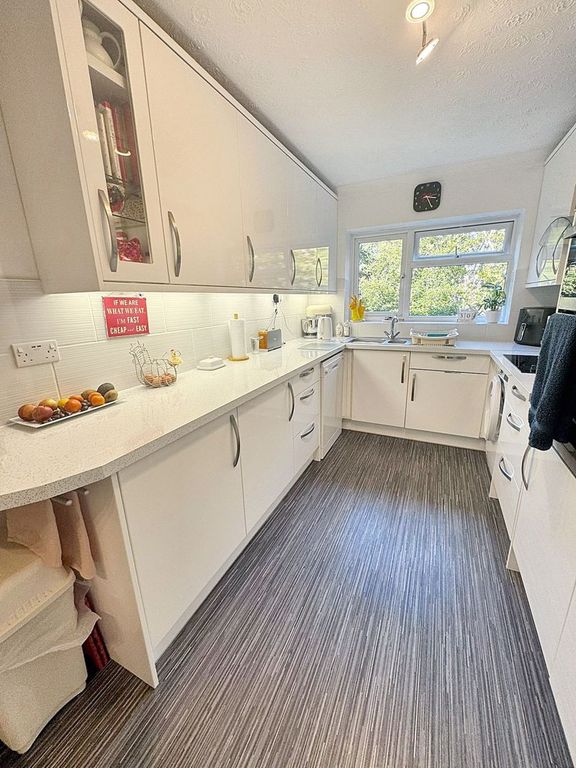 Property photo 2 of 18 Photo 8